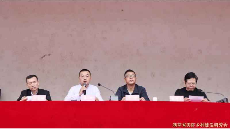 秋雨润激情，运动展风采——湖南省工业贸易学校第二十二届运动会盛大开幕